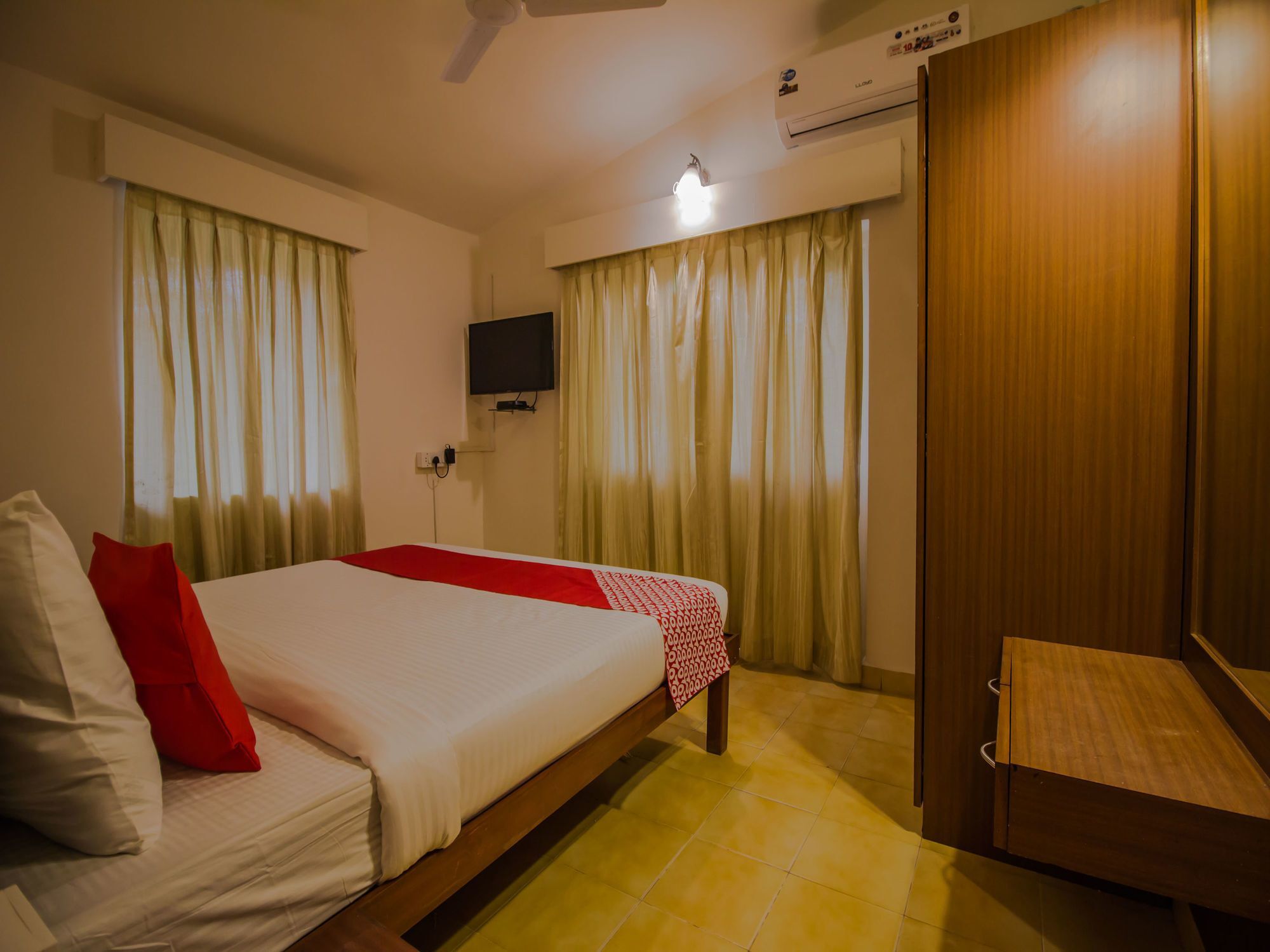 Oyo Flagship 13853 Shruti Resort กาลังกูติ ภายนอก รูปภาพ